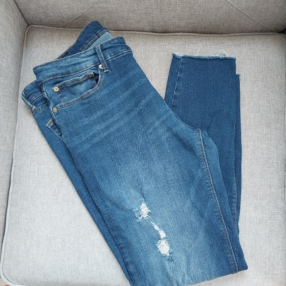 MNG - Distressed Skinny Jeans - Picture 3 of 7